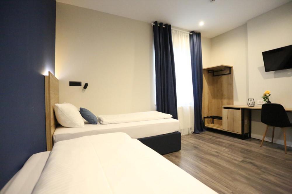 Twin Room,1636017020:JPEG