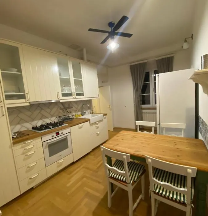 Guest House Nokturno-1