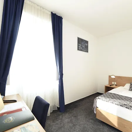 Hotel Orient Zagreb-3